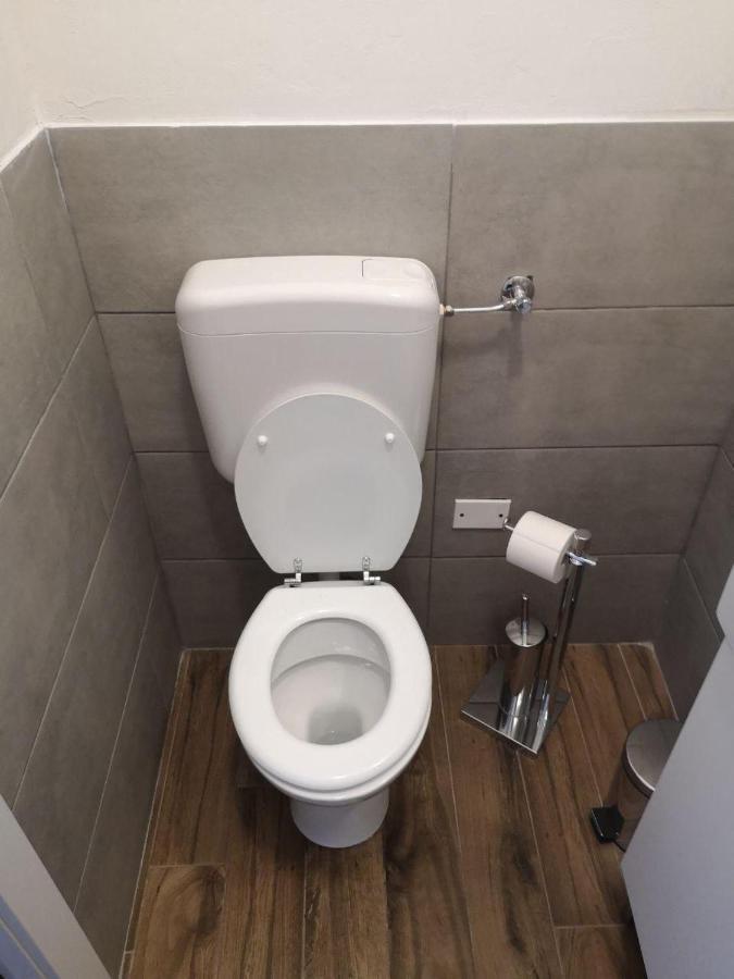 Camera E Bagno Privato A 3 Minuti Dalla Stazione Bologna Exterior photo